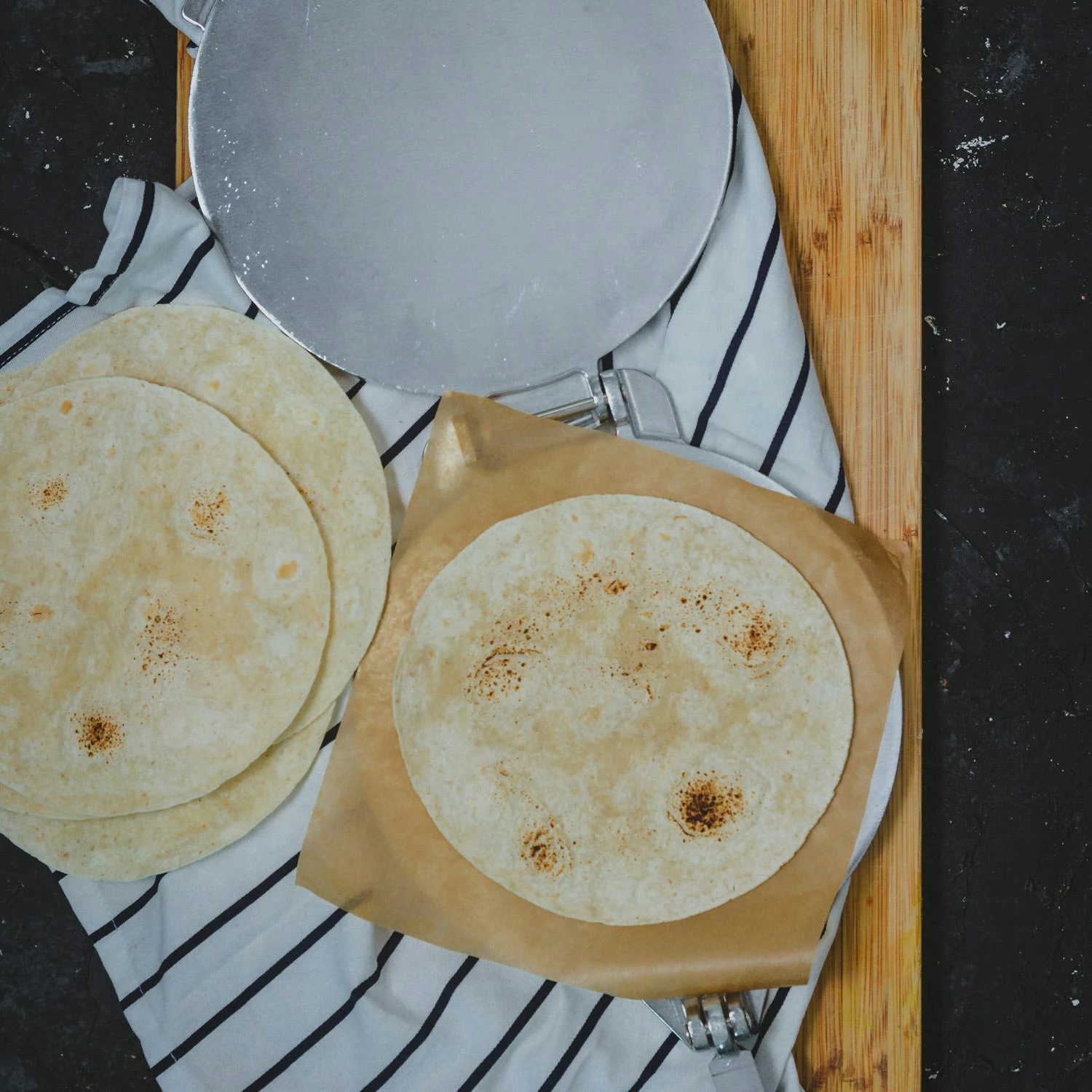 Kitchen Craft World Of Flavours Tortillapuristin - Image 5