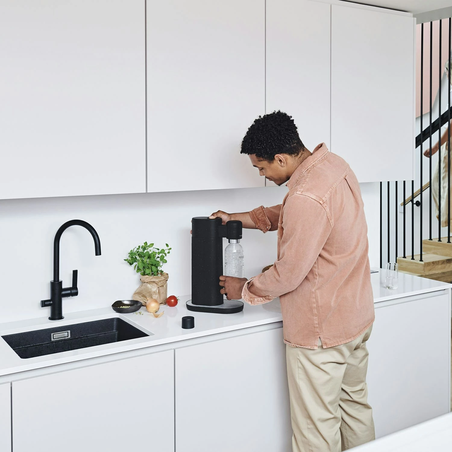 Mysoda Toby Hiilihapotin, Musta - Image 4