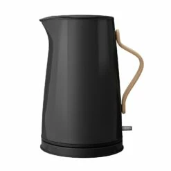 Stelton Emma Vedenkeitin 1,2L Musta